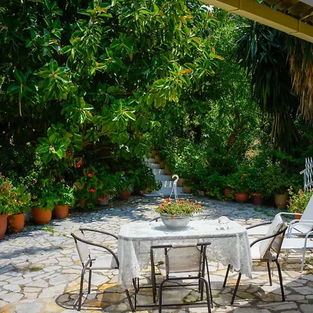 Katoussa Παλαιοκαστρίτσα